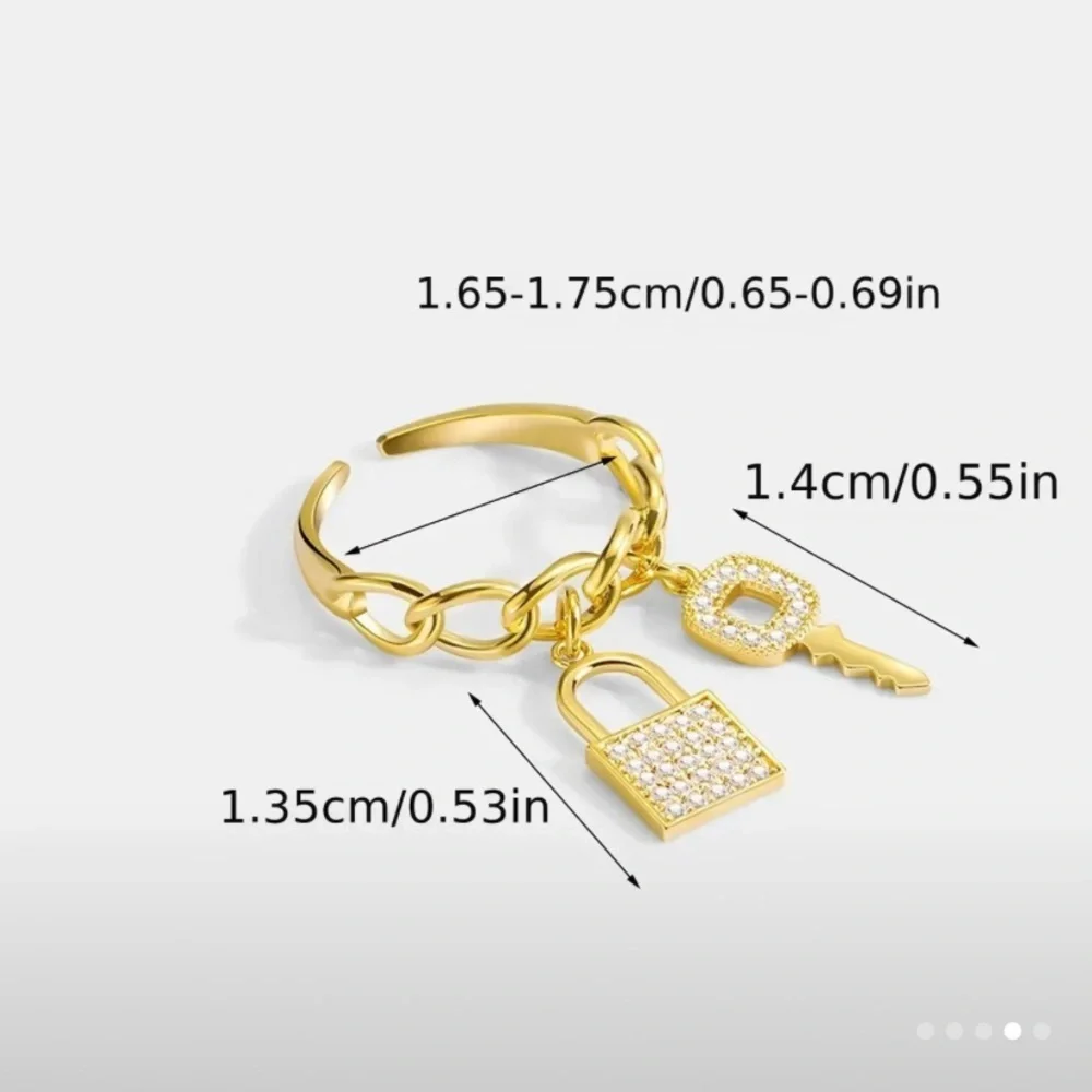 Unique chain key open‎ adjustable ring
